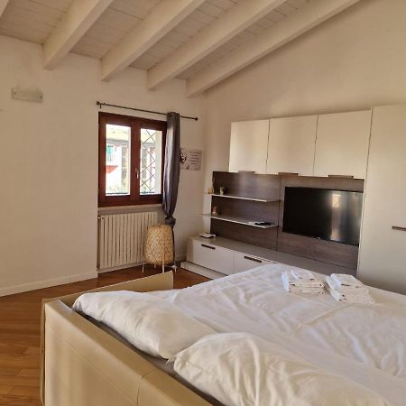 Vittoria Al Lago Apartment Desenzano del Garda Ngoại thất bức ảnh
