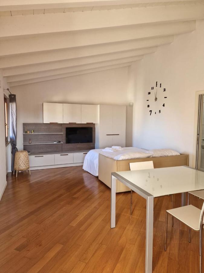 Vittoria Al Lago Apartment Desenzano del Garda Ngoại thất bức ảnh